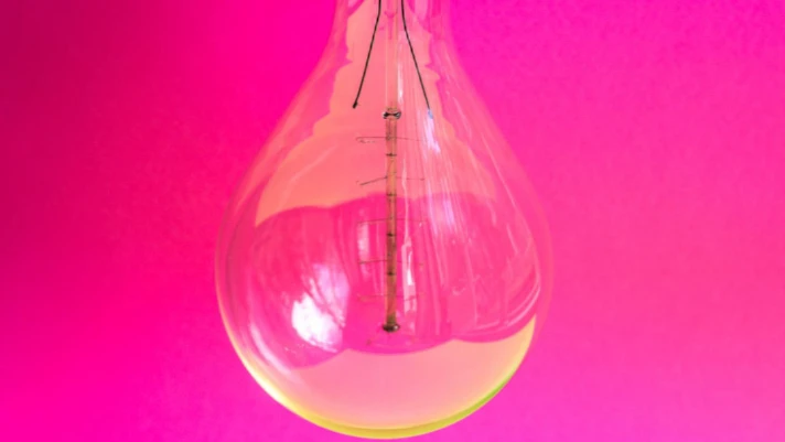 6 Signs That Show It&rsquo;s Time to Call Your Emergency Electrician